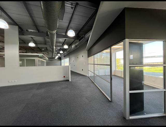 3,000M² OFFICE TO LET IN PAARDEN EILAND